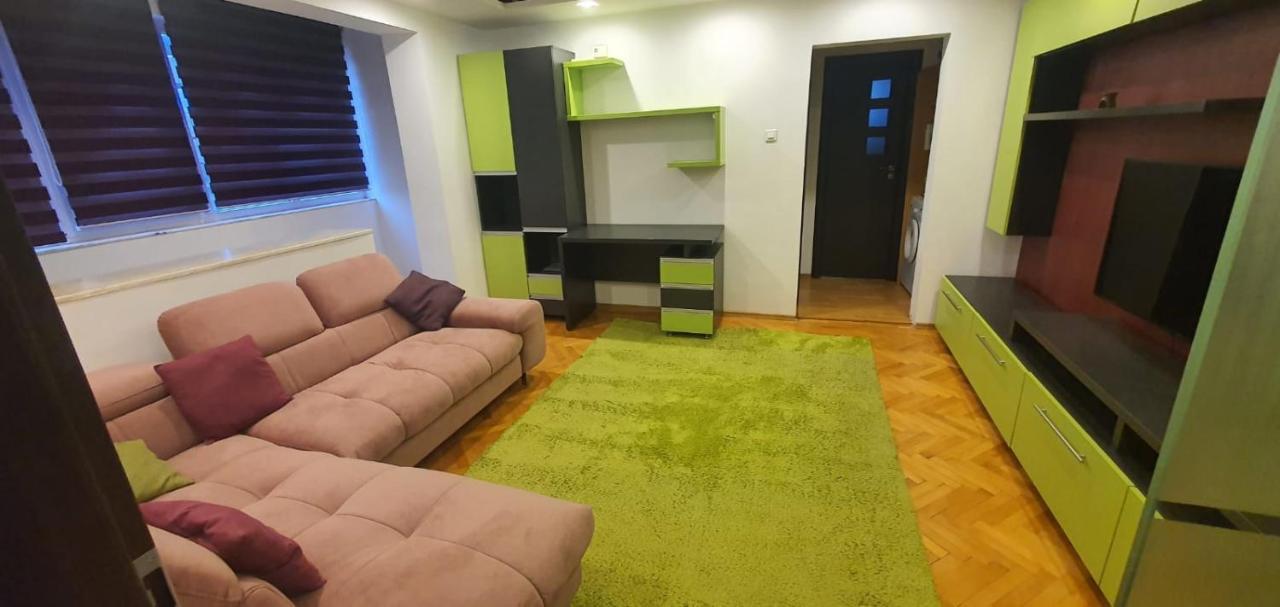 Modern Apartment Pitesti Exterior photo