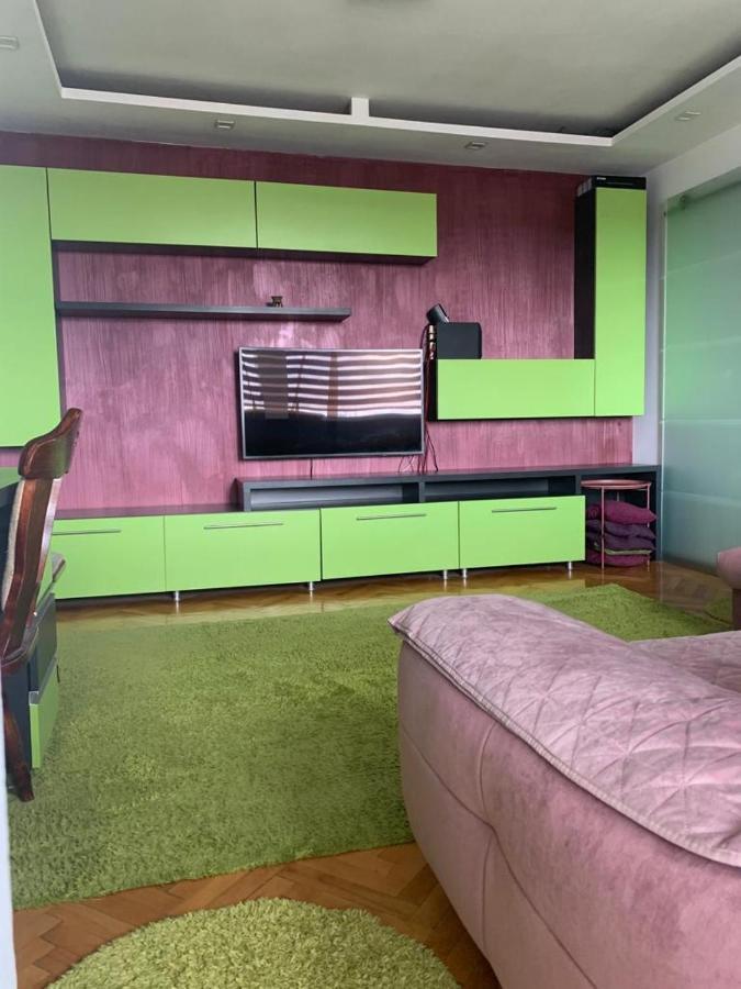 Modern Apartment Pitesti Exterior photo